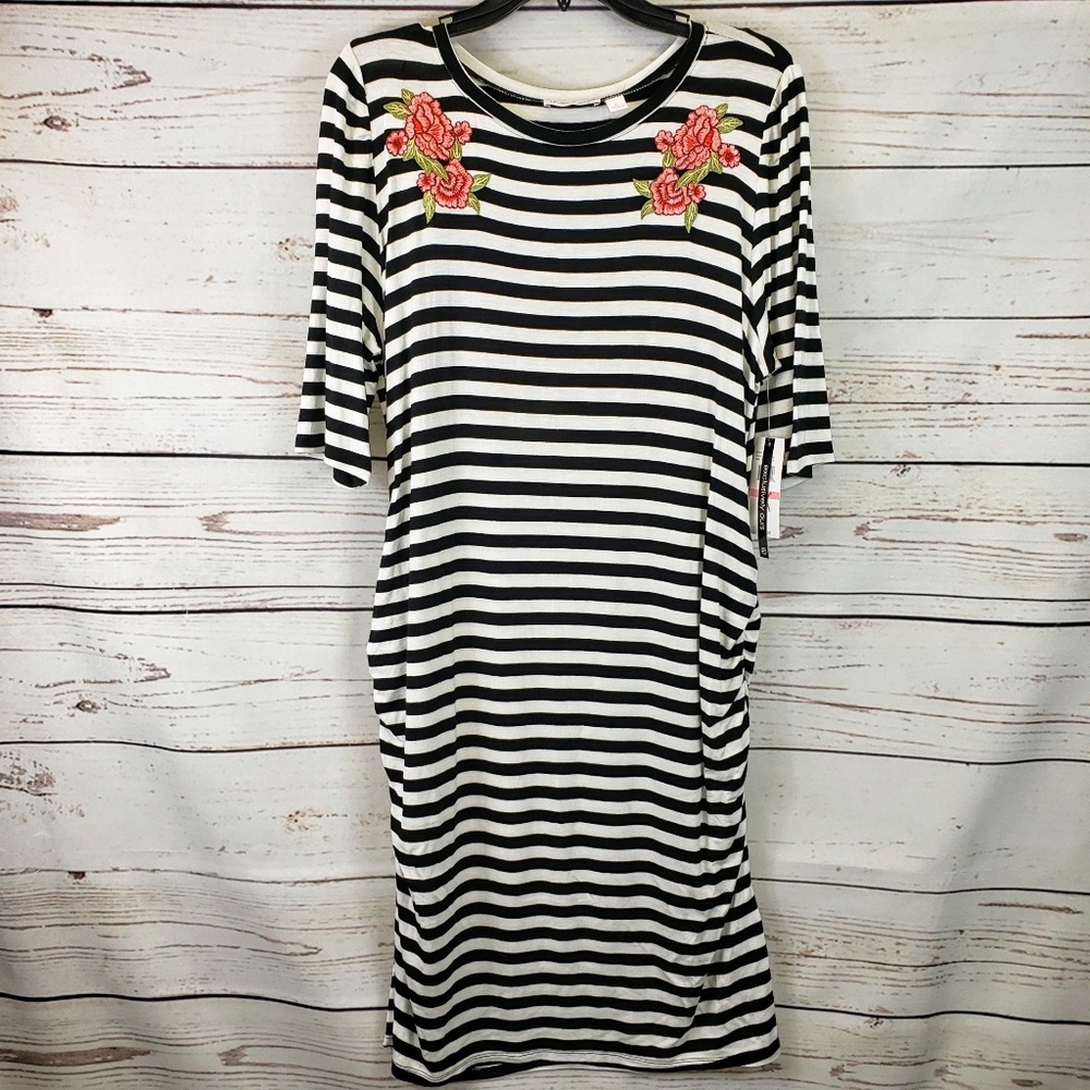 Flutter & Kick Appliqued Maternity Dress Large
